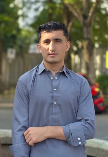 Khan (@zeshan28) — my photo № 1