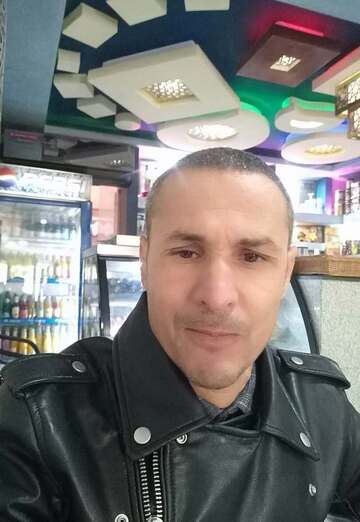 Yahia (@yahia83) — my photo № 1